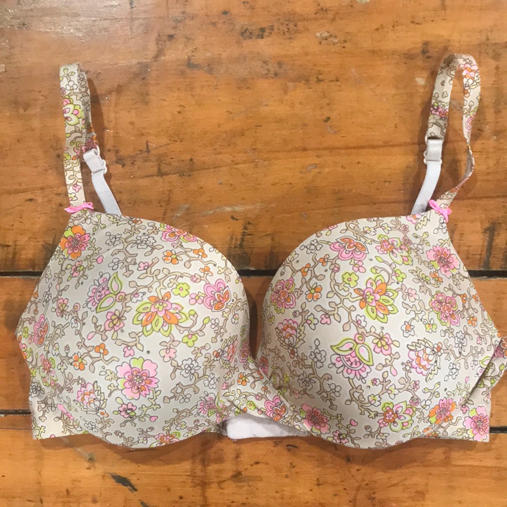 36C Victoria Secret Bra